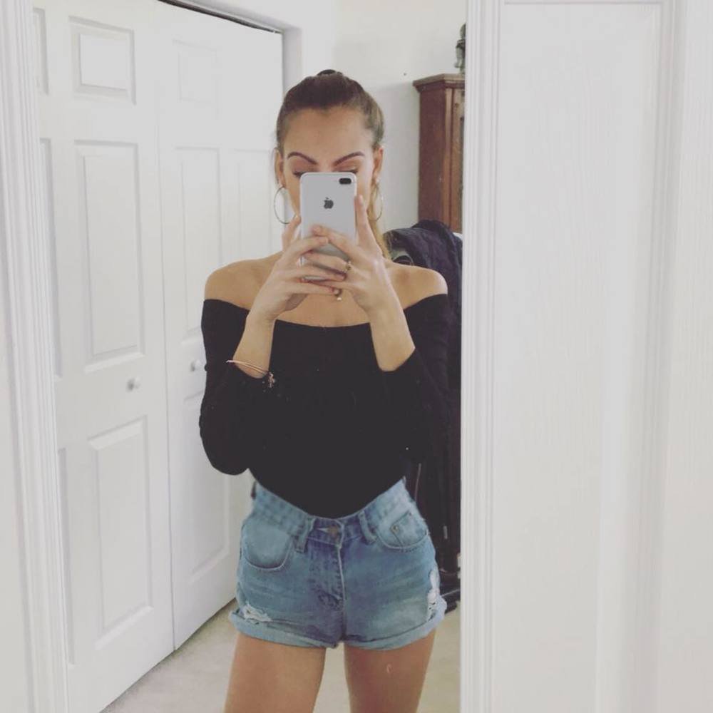 Meet your Posher, Makayla